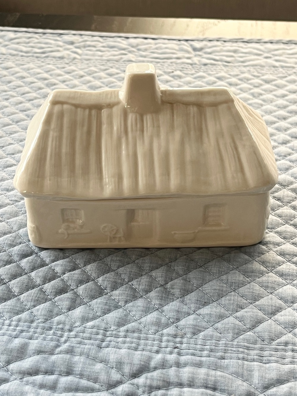 1999 Belleek 'Kilmore Cottage' Event Piece Trinket Box